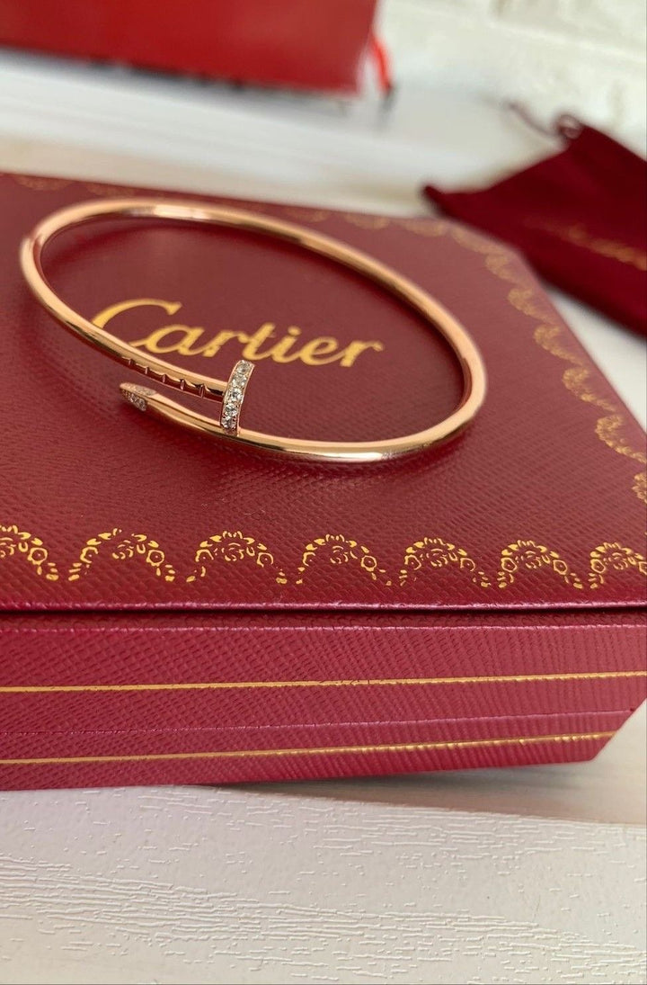 Bracelete Prego Ponta Cravejada Banhado a Ouro 18k