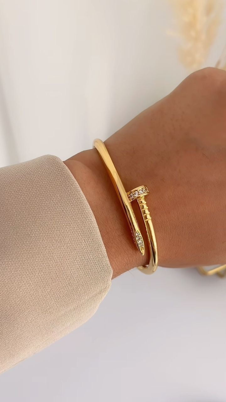 Bracelete Prego Ponta Cravejada Banhado a Ouro 18k