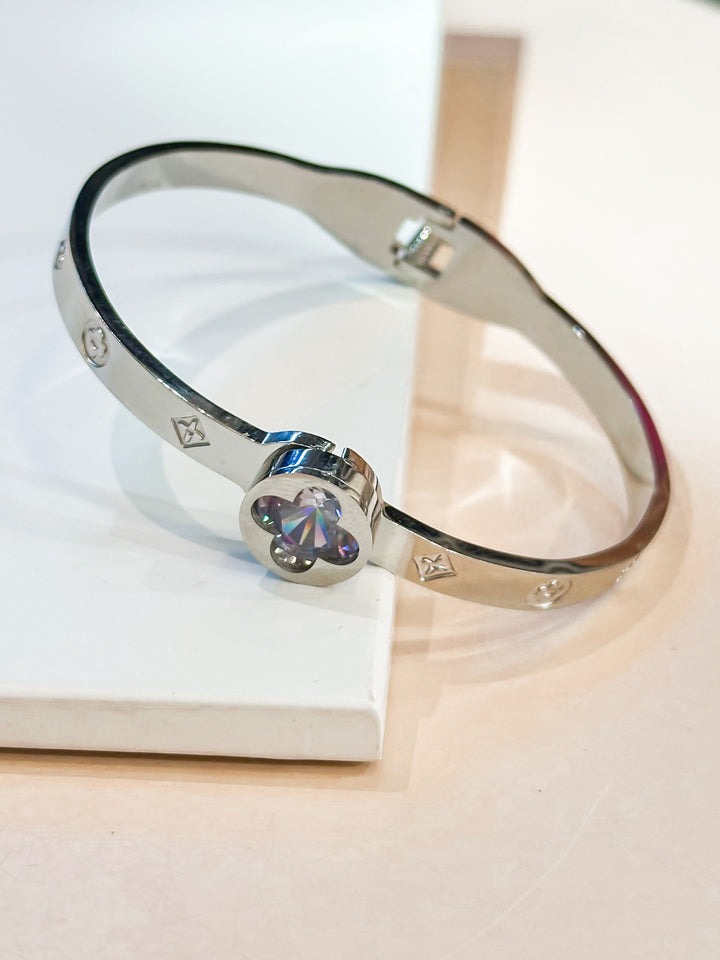 Bracelete Inspiração LV Prata com Pedra
