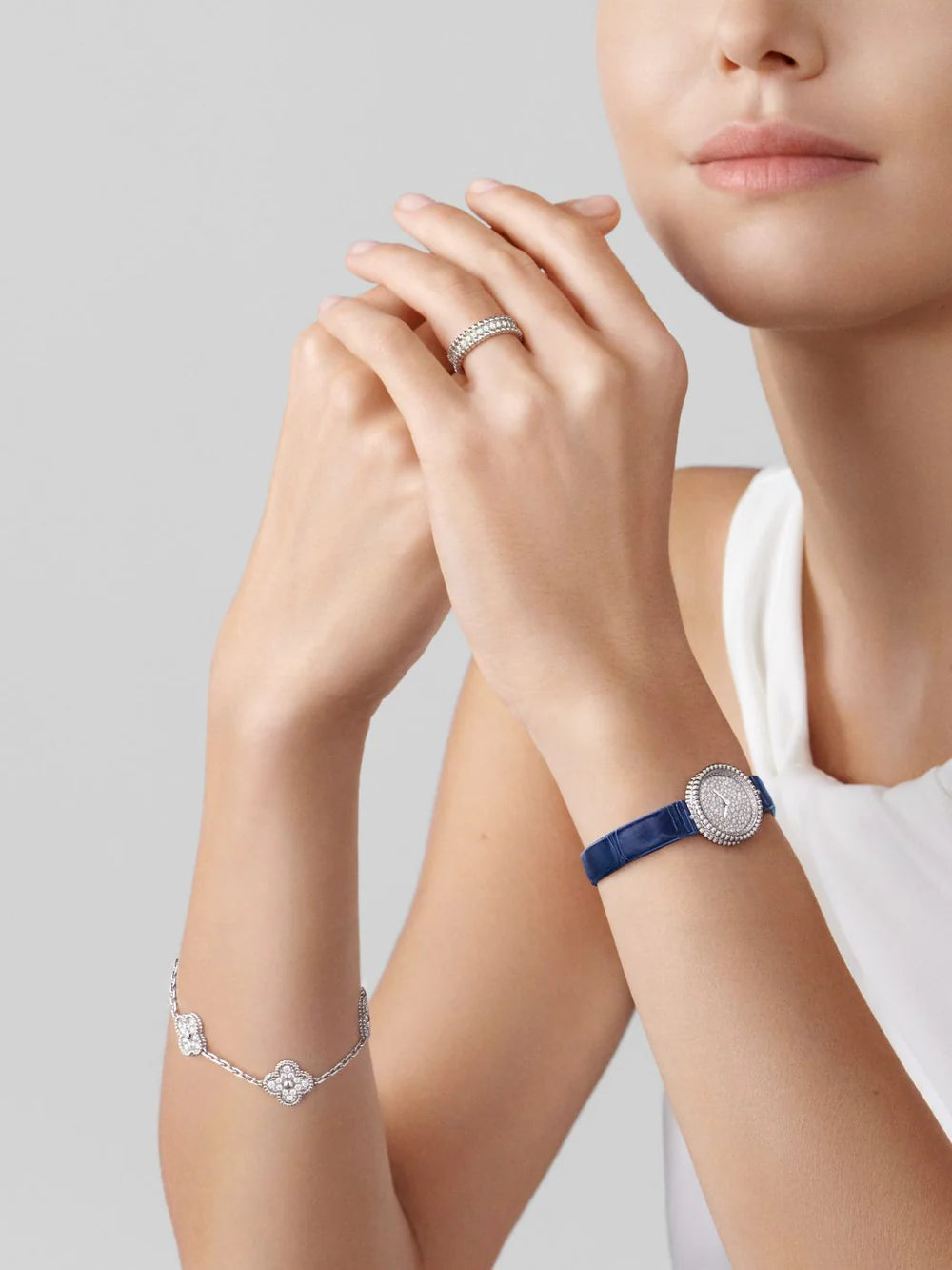 PULSEIRA VINTAGE ALHAMBRA 5 TREVOS - PRATA CRAVEJADA SEMIJOIA
