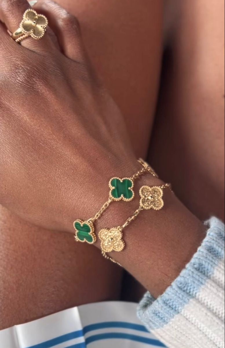 PULSEIRA VINTAGE ALHAMBRA 5 TREVOS - DOURADA CRAVEJADA SEMIJOIA