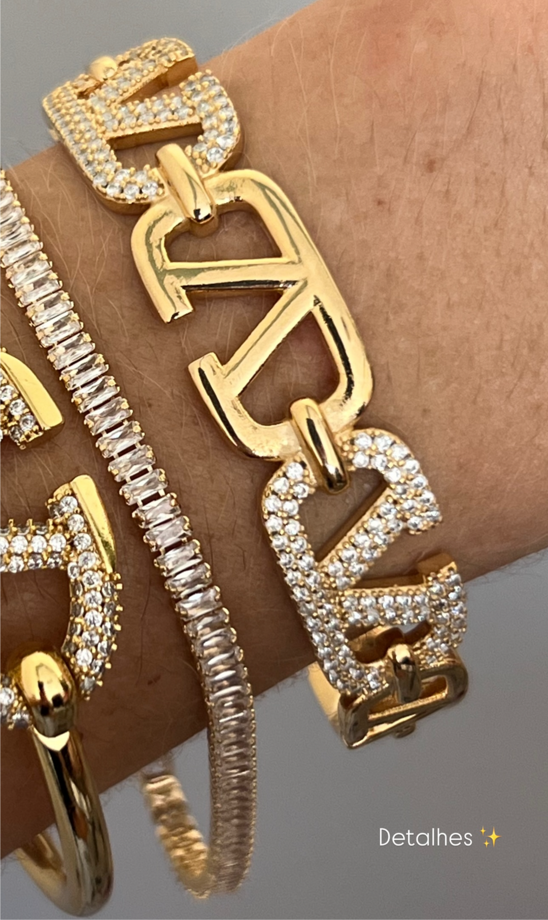 Bracelete Regulável Inspiração Valentino