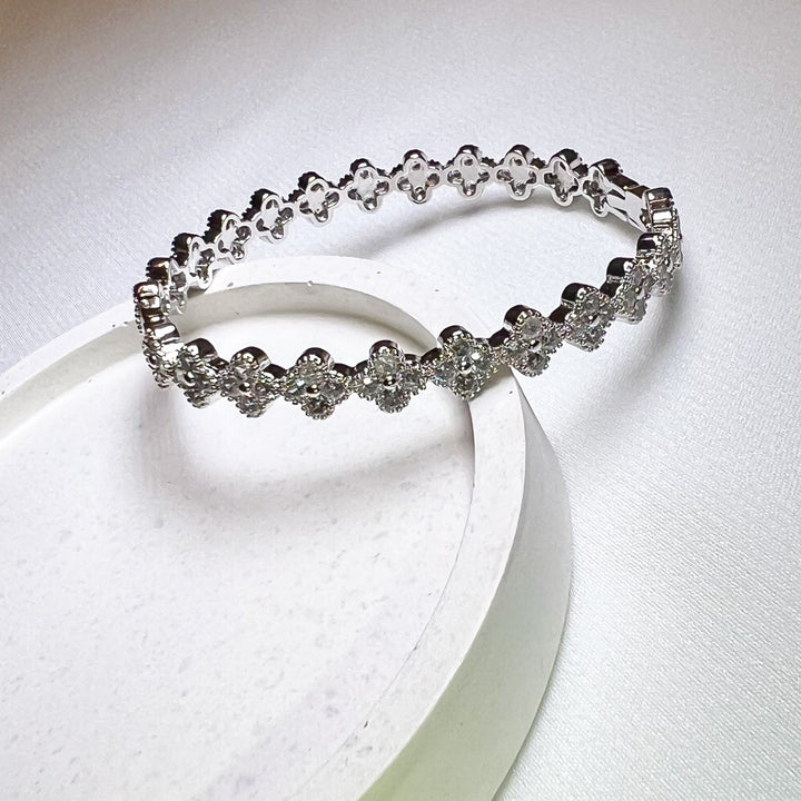 Bracelete Toda em Trevo Cravejado