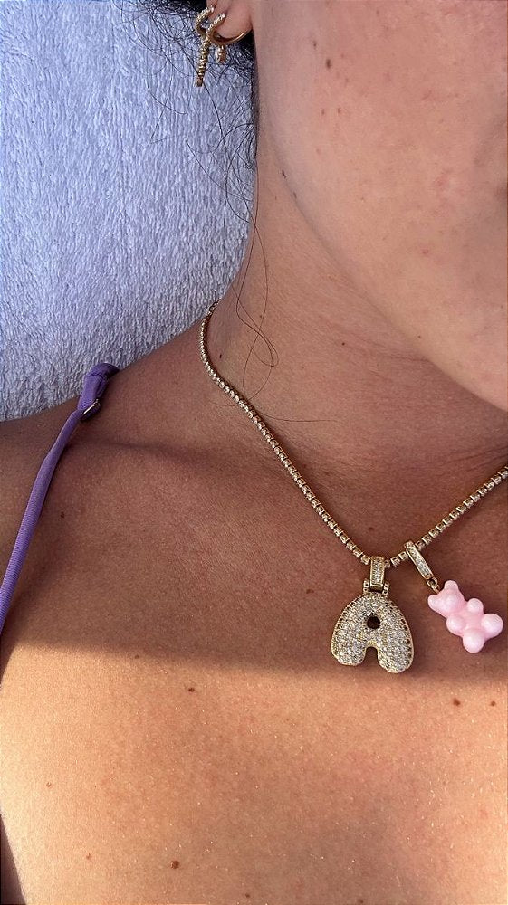 Colar Hailey Bieber Pingente Letra