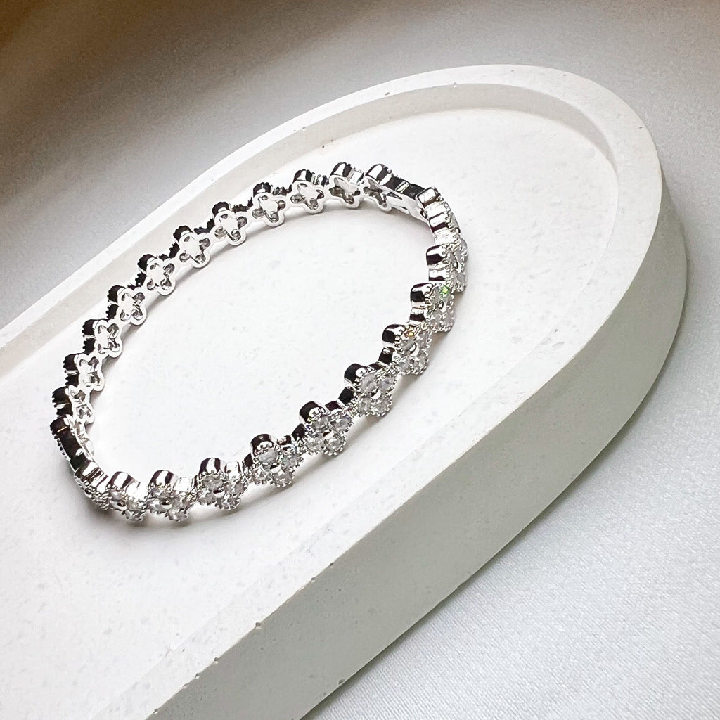 Bracelete Toda em Trevo Cravejado