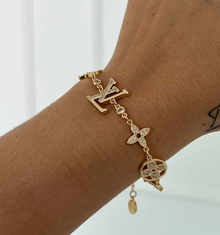Conjunto Colar e Pulseira LV Clássico Semijoia | Banhado a Ouro 18k
